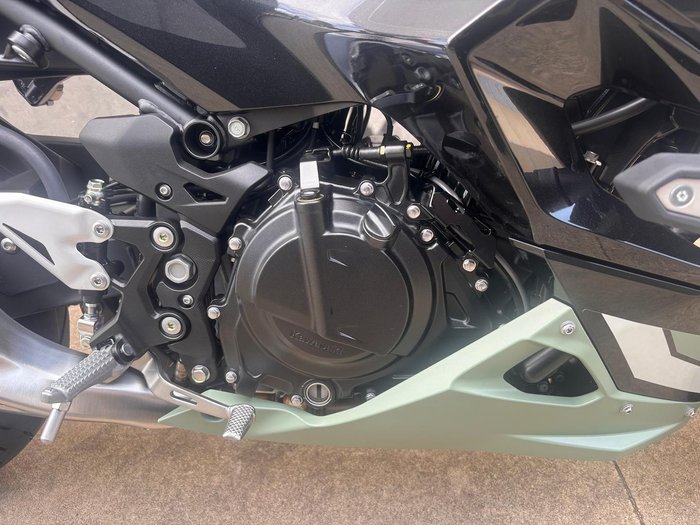 2026 Kawasaki Ninja 500 SE Ninja White