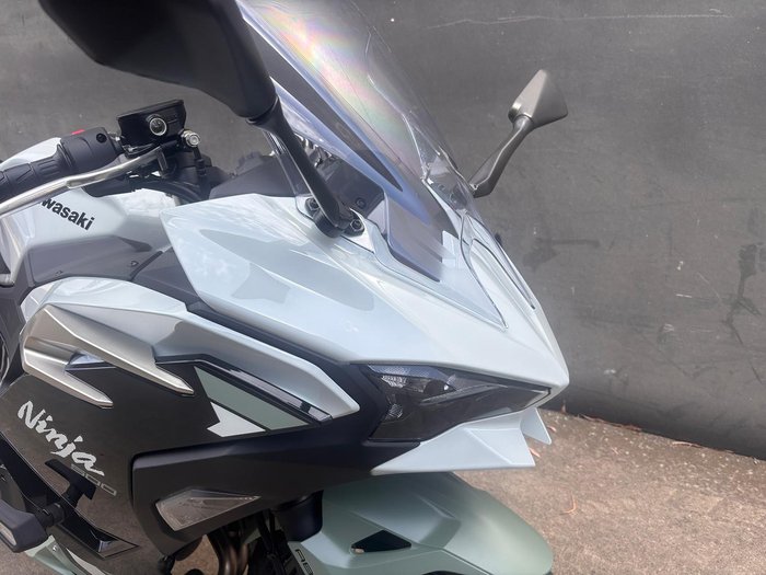 2026 Kawasaki Ninja 500 SE Ninja White
