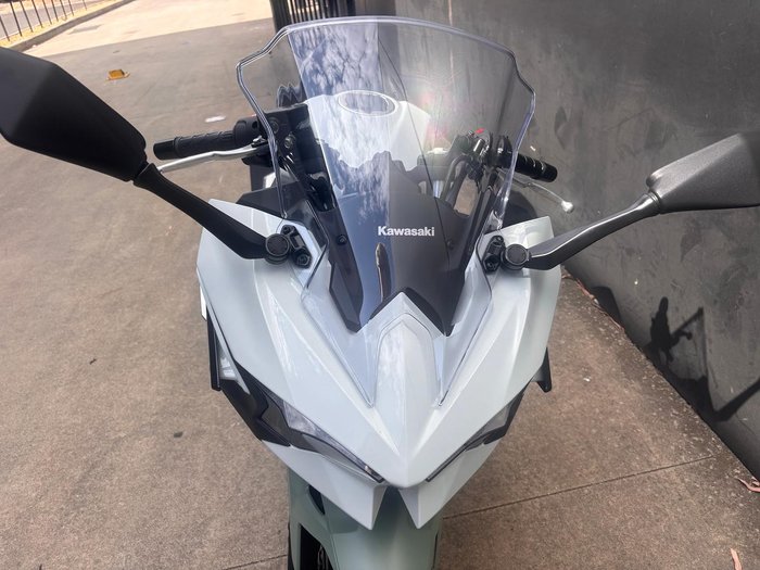 2026 Kawasaki Ninja 500 SE Ninja White