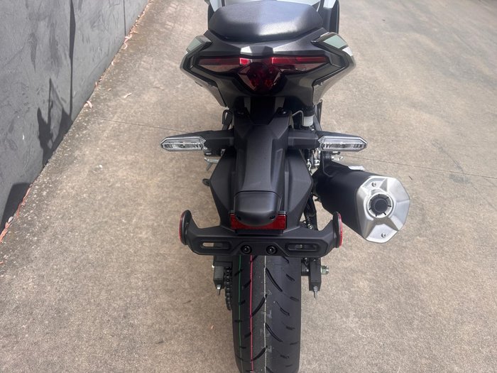 2026 Kawasaki Ninja 500 SE Ninja White