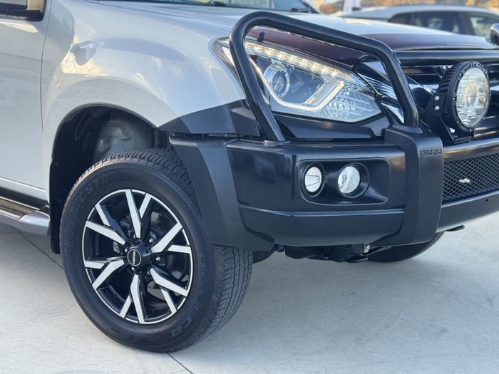 2020 Isuzu MU-X LS-T