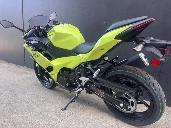 2026 Kawasaki Ninja 500 (EX500G) Ninja Green