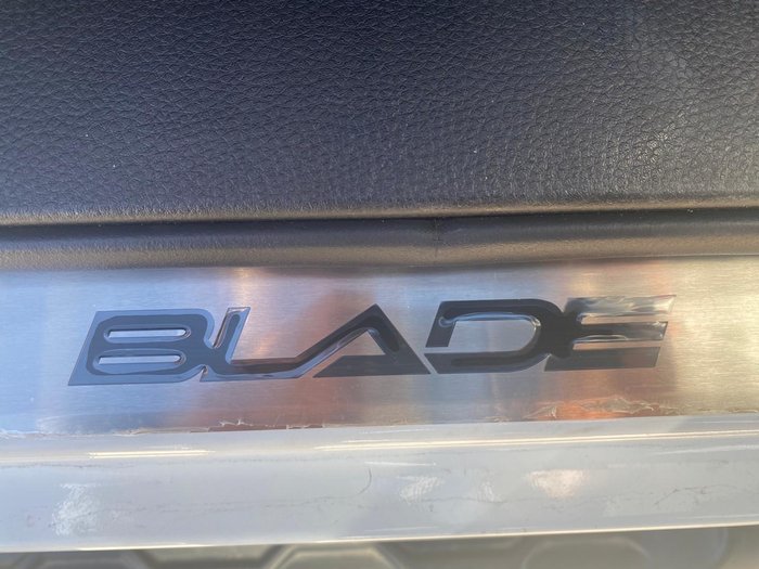 2025 Isuzu D-MAX BLADE