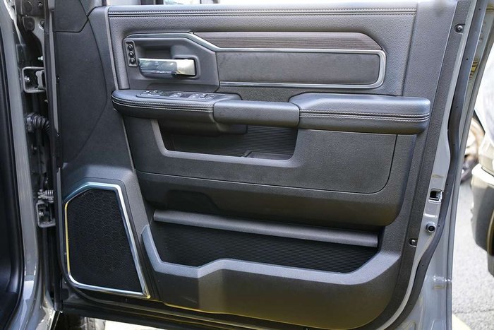2025 RAM 2500 Laramie Rambox