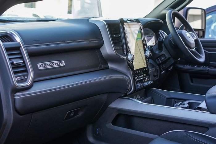 2025 RAM 2500 Laramie Rambox