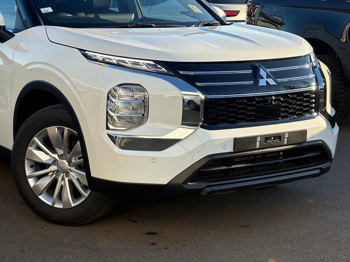 2026 Mitsubishi Outlander ES