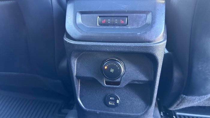2023 Ford Everest Platinum