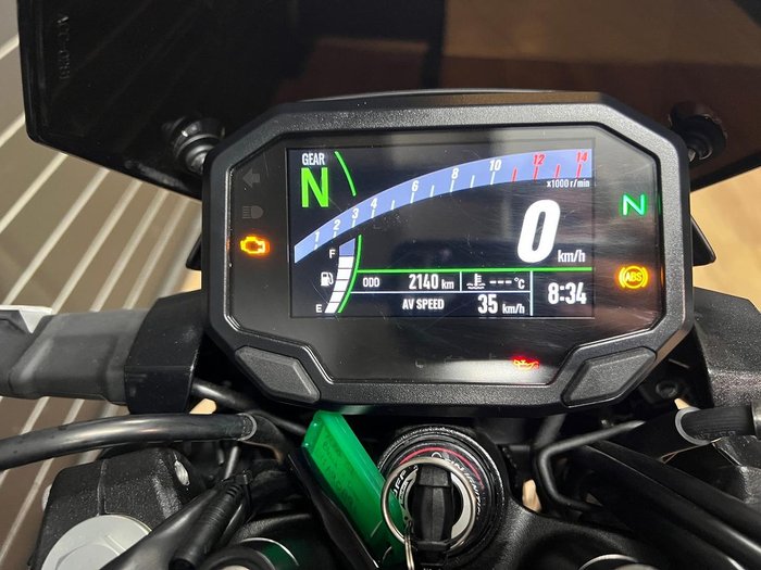 2025 Kawasaki Z500 SE Green