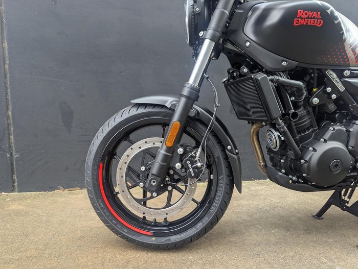 2026 Royal Enfield Guerrilla 450 Guerrilla Black