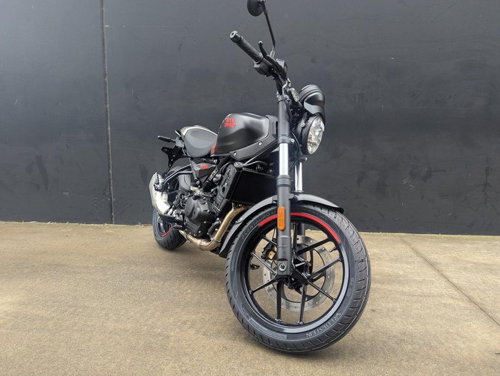 2026 Royal Enfield Guerrilla 450 Guerrilla Black