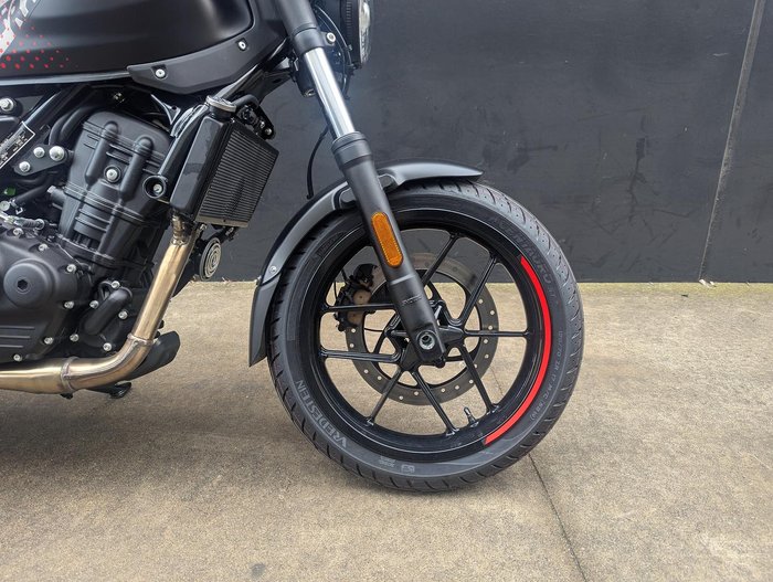 2026 Royal Enfield Guerrilla 450 Guerrilla Black
