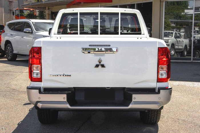 2025 Mitsubishi Triton GLX
