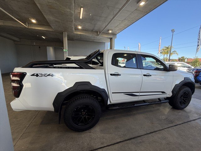 2026 Isuzu D-MAX BLADE