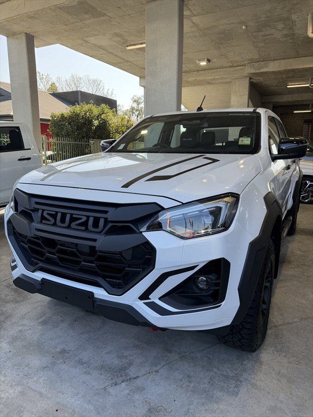 2026 Isuzu D-MAX BLADE