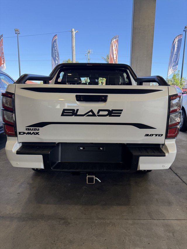 2026 Isuzu D-MAX BLADE