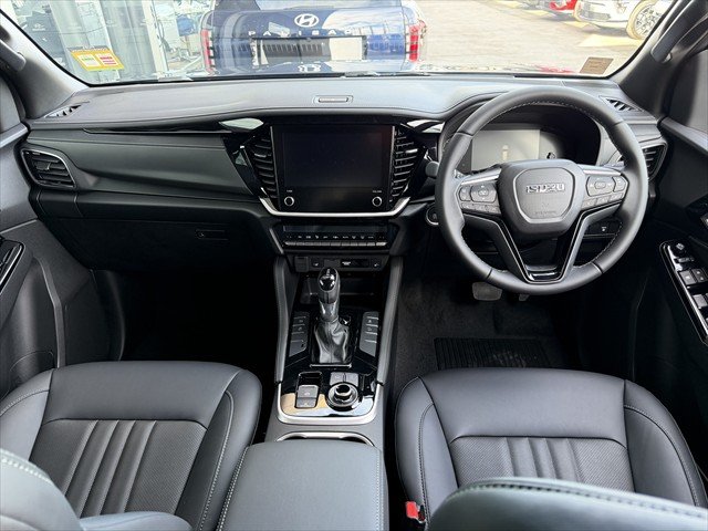 2026 Isuzu MU-X LS-T