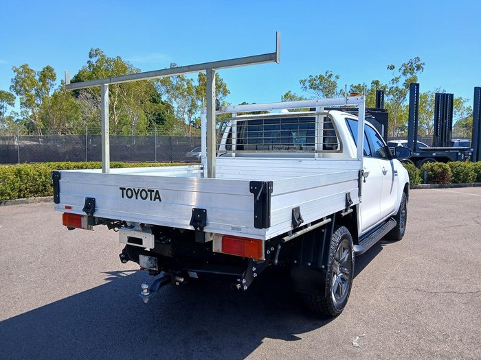 2022 Toyota Hilux SR