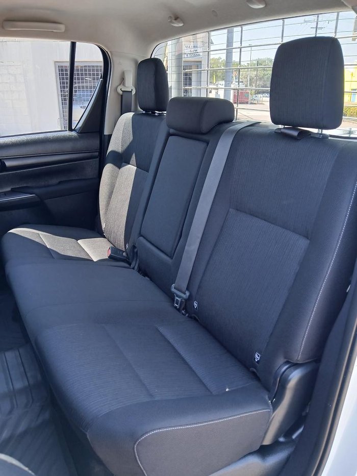 2022 Toyota Hilux SR