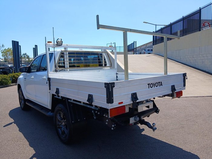2022 Toyota Hilux SR