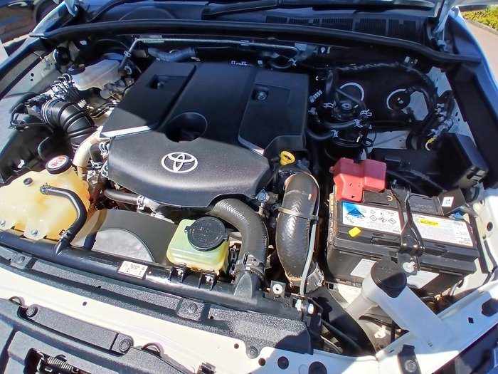 2022 Toyota Hilux SR