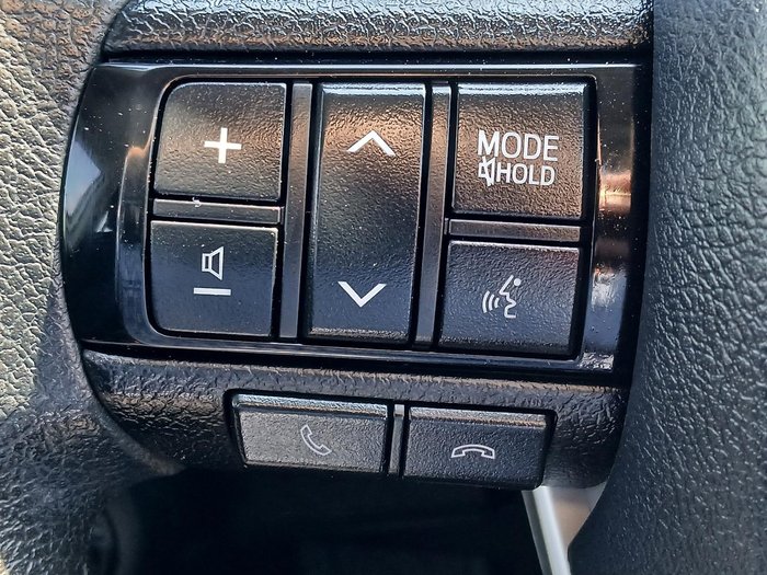 2022 Toyota Hilux SR