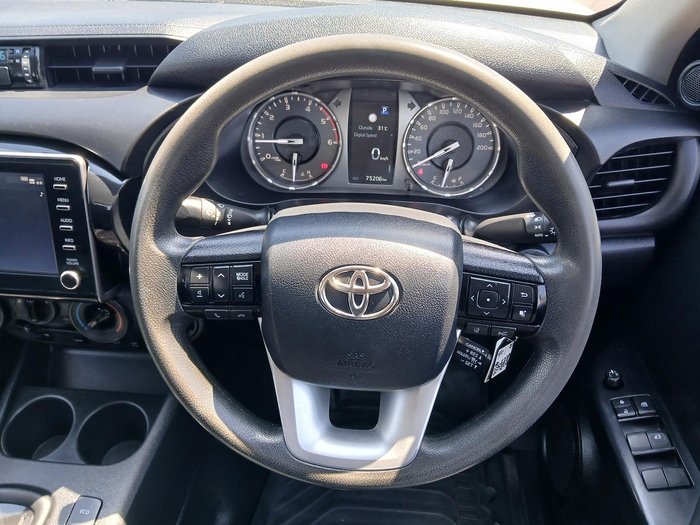 2022 Toyota Hilux SR