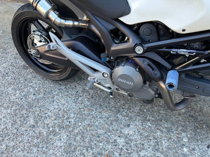 2013 Ducati MONSTER 696 WHITE