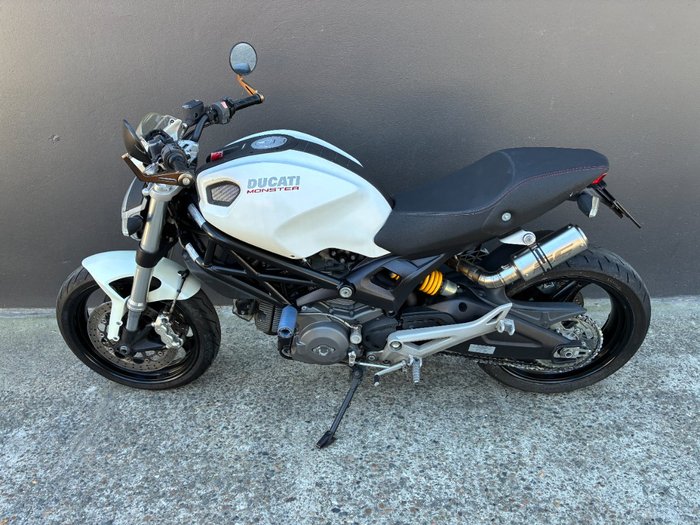 2013 Ducati MONSTER 696 WHITE