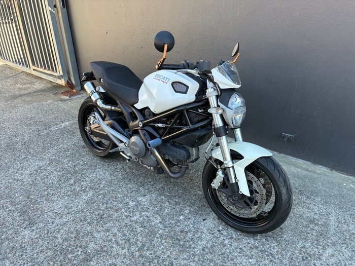 2013 Ducati MONSTER 696