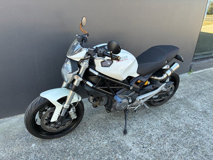2013 Ducati MONSTER 696