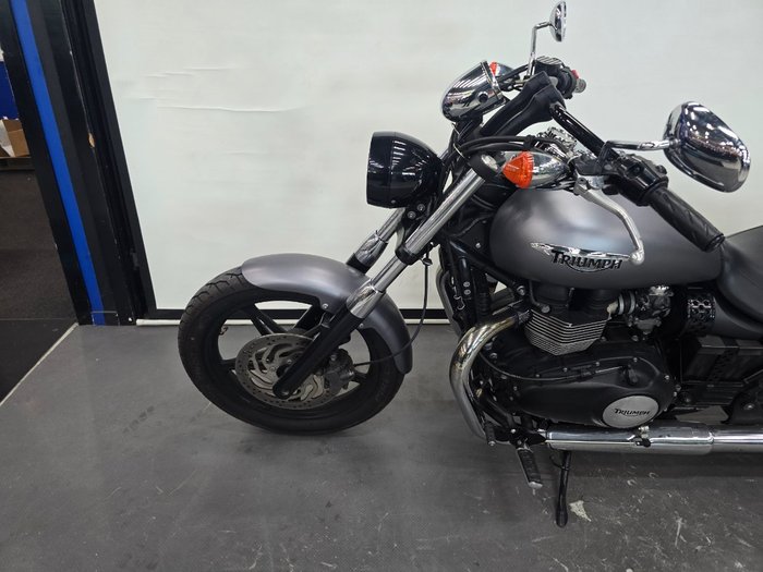2015 Triumph SPEEDMASTER SILVER