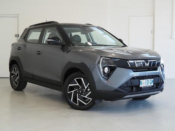 2025 Mahindra XUV3XO AX7L