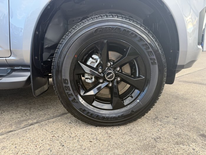 2026 Isuzu D-MAX X-RIDER RG Mercury Silver Metallic