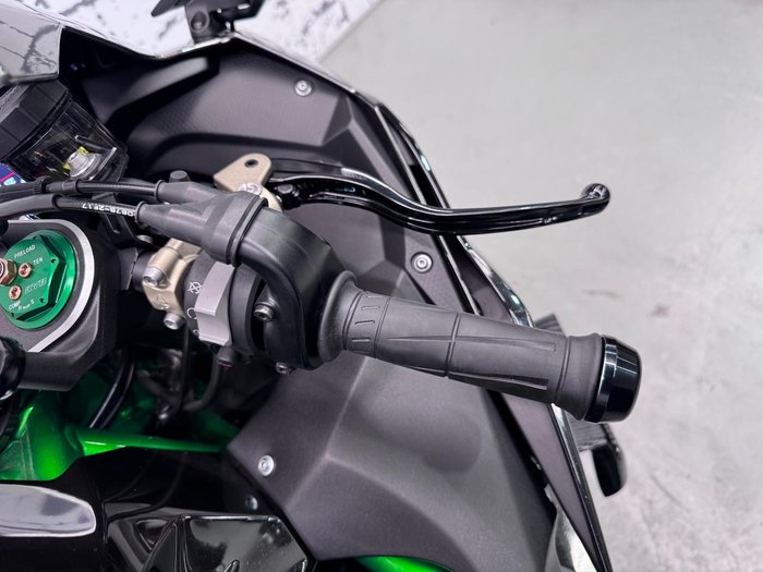2022 Kawasaki Ninja H2 (ZX1002J) Ninja H2 Grey