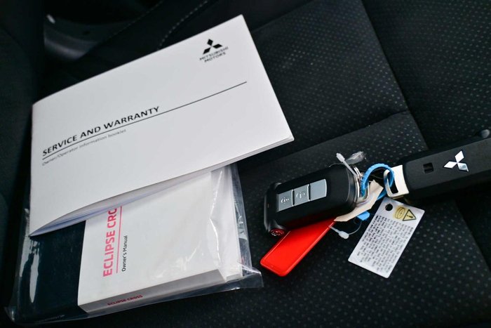 2024 Mitsubishi Eclipse Cross PHEV XLS