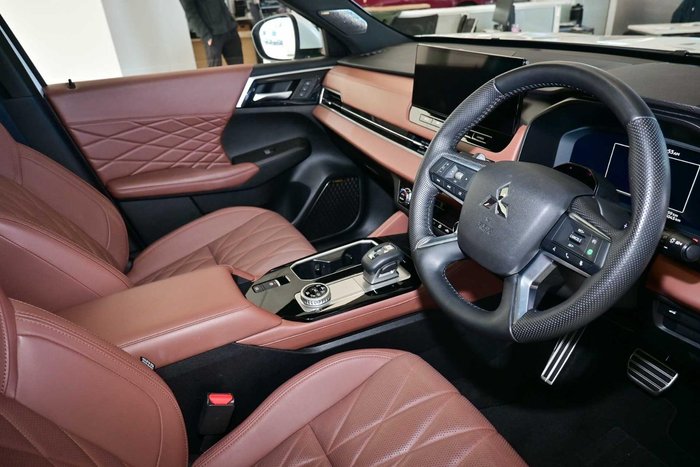 2025 Mitsubishi Outlander Exceed Tourer
