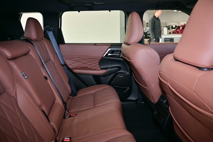 2025 Mitsubishi Outlander Exceed Tourer