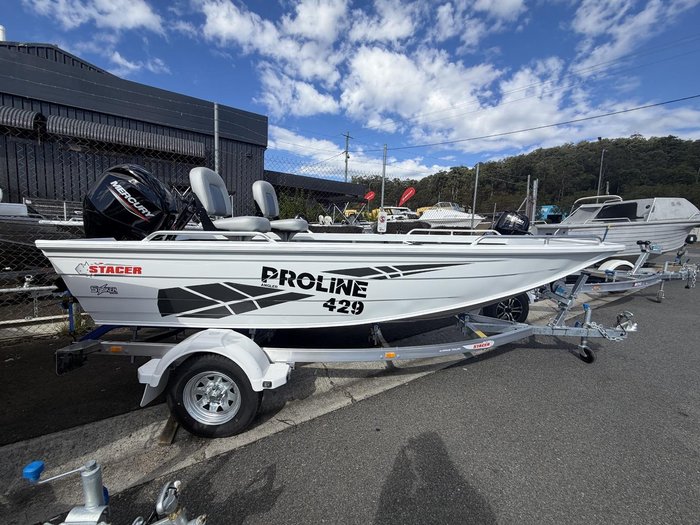 2027 Stacer 429 Proline Angler