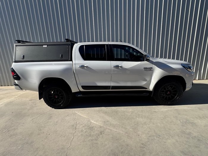 2017 Toyota Hilux SR5