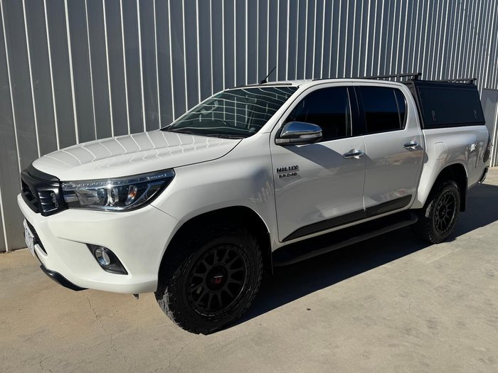 2017 Toyota Hilux SR5