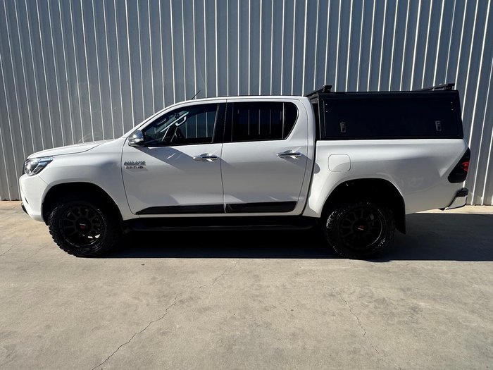 2017 Toyota Hilux SR5