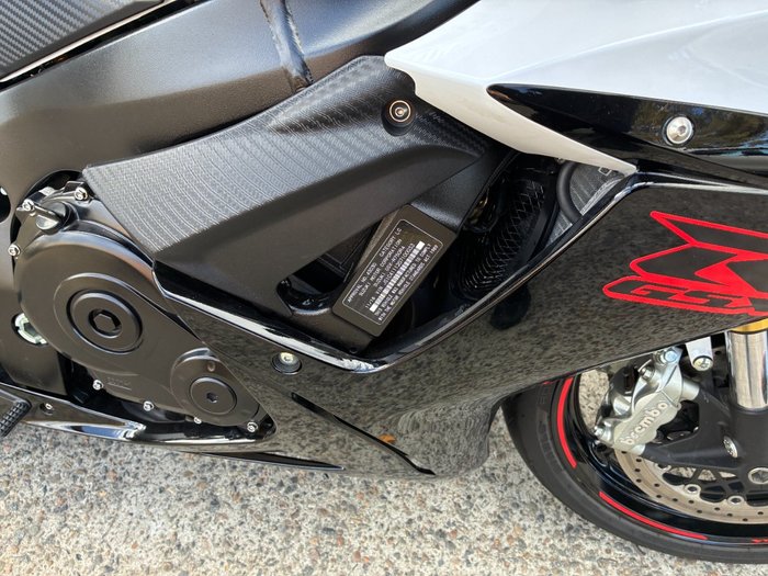 2018 Suzuki GSX-R750 WHITE