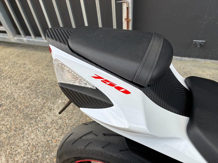 2018 Suzuki GSX-R750 WHITE
