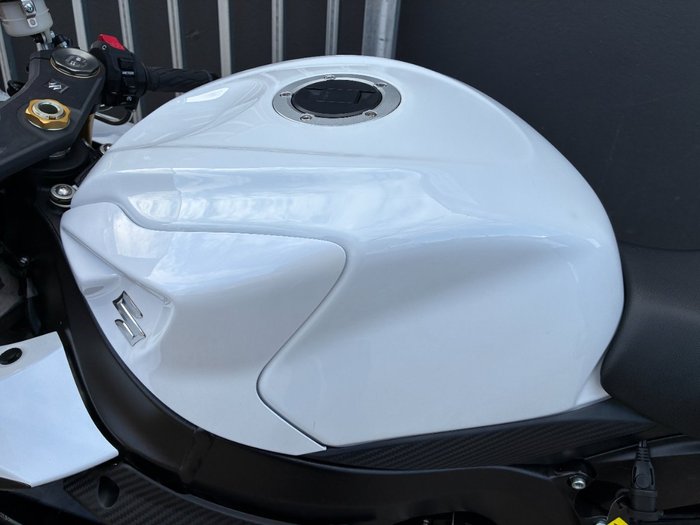 2018 Suzuki GSX-R750 WHITE