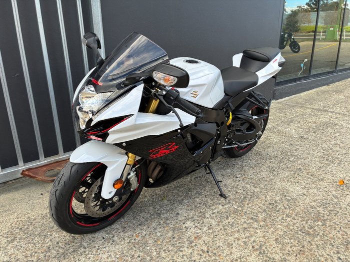 2018 Suzuki GSX-R750 WHITE