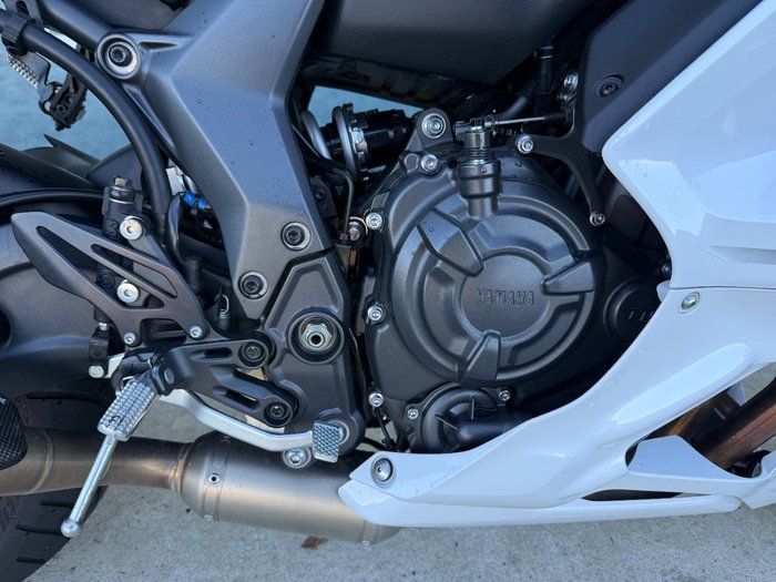 2023 Yamaha YZF-R7LA White