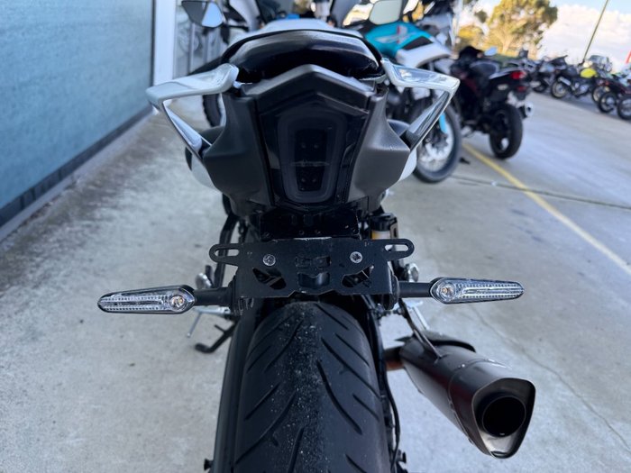 2023 Yamaha YZF-R7LA White