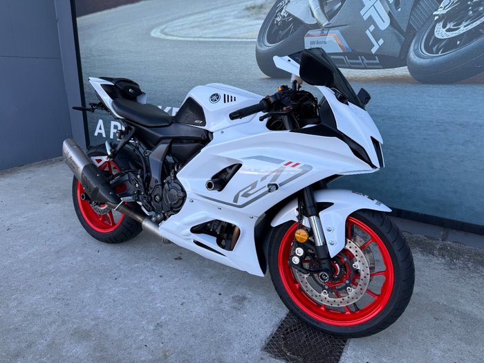 2023 Yamaha YZF-R7LA White
