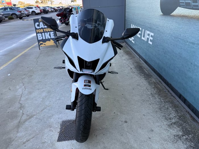 2023 Yamaha YZF-R7LA White