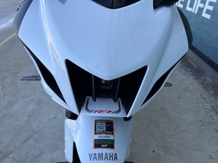 2023 Yamaha YZF-R7LA White